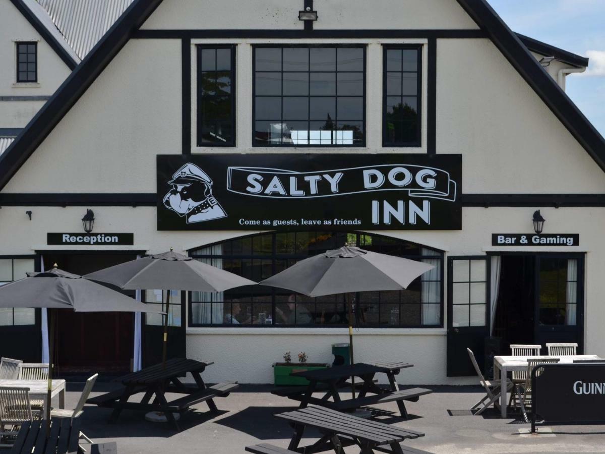 Salty Dog Inn Snells Beach Esterno foto